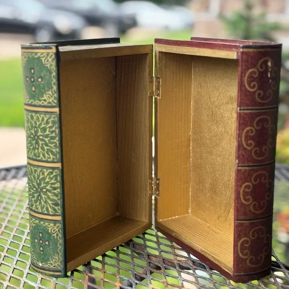 Vintage Decorative faux Book Set in Green and Burgundy - Picture 2 of 10